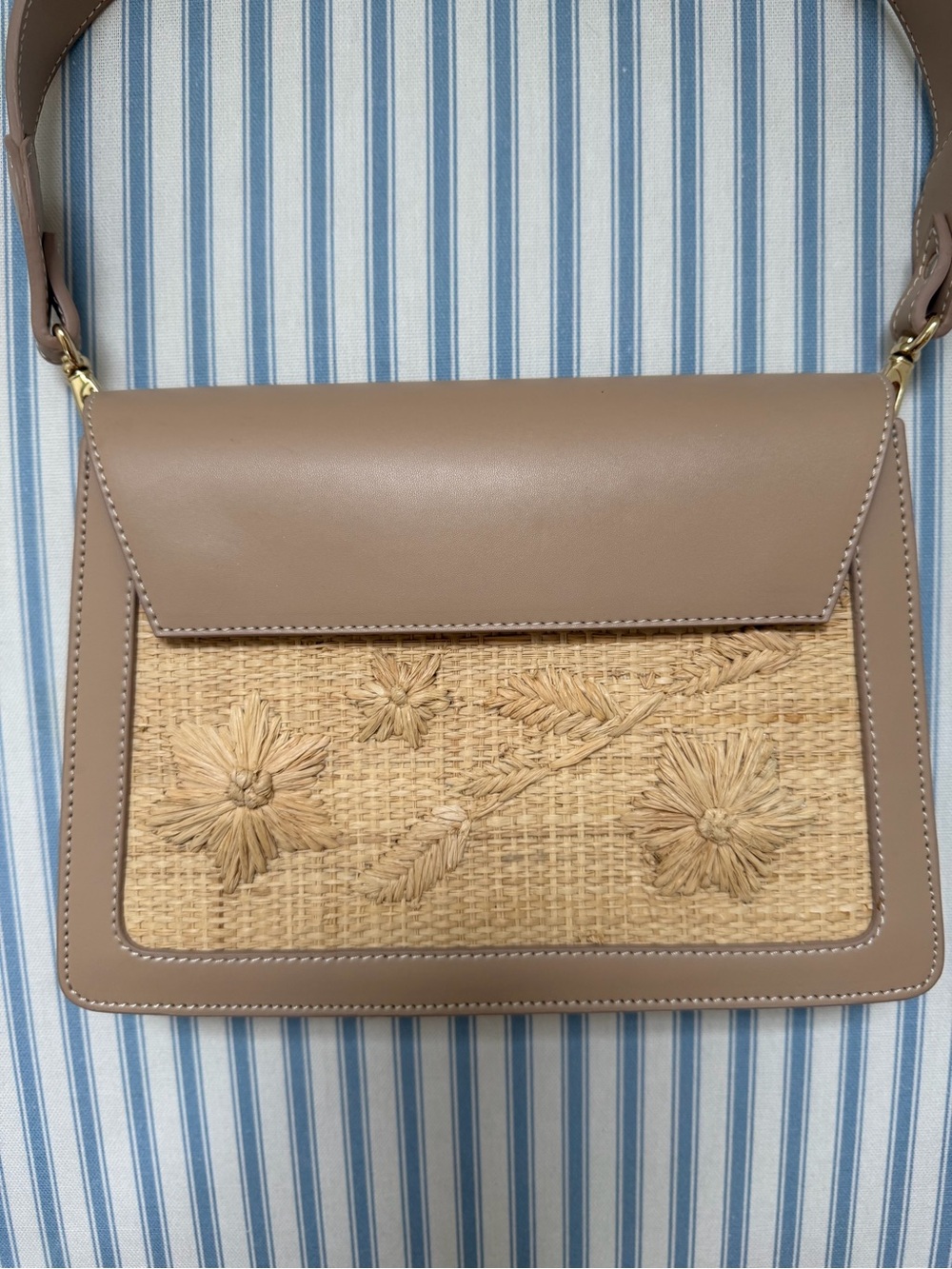 Beau & Ro by Sara Rossi Tan leather bag with straw embroidered front panel